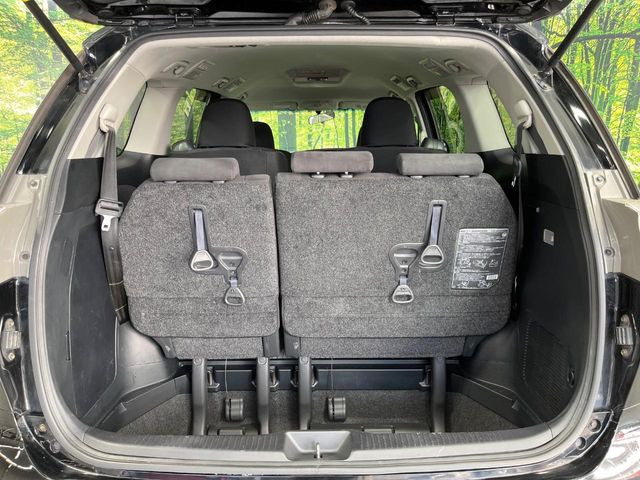 ���i�̂���������ʋ΁A���}���ɏ\���ȉ׎��X�y�[�X���m�ۂ��Ă���܂��B�Z�J���h�V�[�g��|���ƁA�傫�ȉו��̐ύڂ��\�ł���