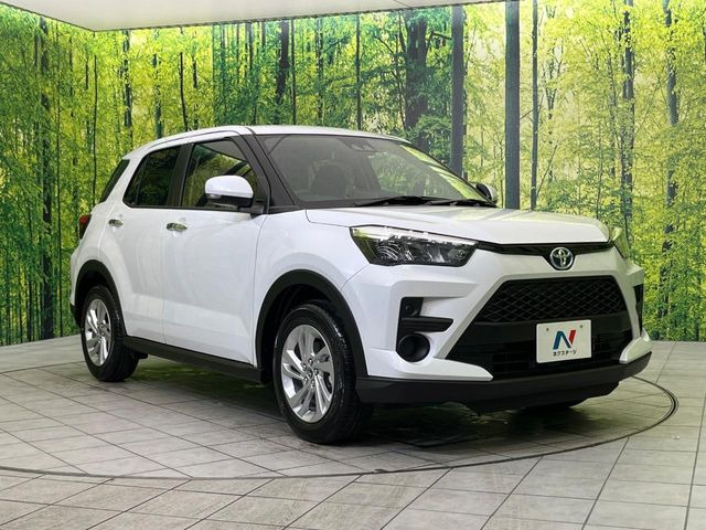 高透明度のガラス皮膜で撥水はもちろん、上質なツヤ・光沢を実現。紫外線や酸性雨から大切な愛車を保護し、色あせ・劣化を防止。「弾スプラッシュコート」、「弾プリミッサコート」からお選びいただけます。