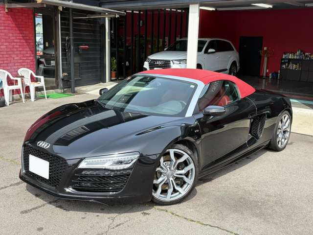 R8スパイダー5.2 FSI クワトロ 4WD