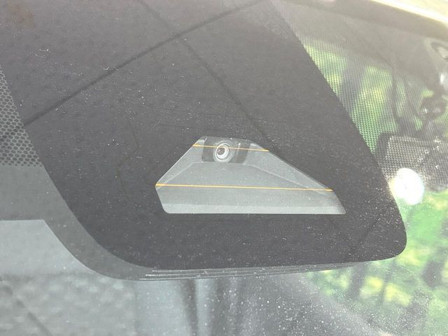 �y�g���^�Z�[�t�e�B�Z���X�z���s���ɑO���̎ԗ�����F�����A�Փ˂������Ȏ��͌x��ƃu���[�L�ŏՓˉ���Ɣ�Q�y�����A�V�X�g�B�����S�Ƀh���C�u�����y���݂��������܂��B