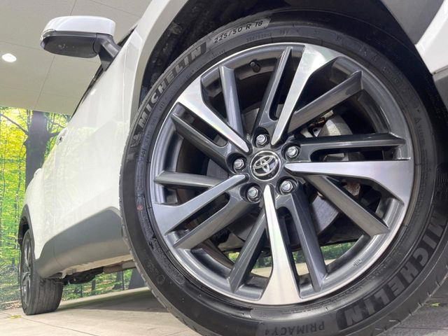 �y18�C���`�A���~�z�C�[���z�O�ςɃ}�b�`�����A���~�z�C�[���𑕒����Ă���܂��B�e��A���~�z�C�[����A�X�^�b�h���X�^�C�����戵�����Ă���܂��B���񂲑��k����������