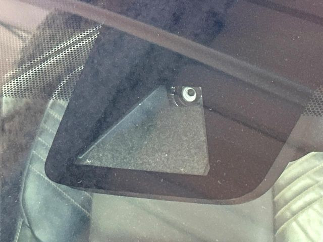 �y�g���^�Z�[�t�e�B�Z���X�z���s���ɑO���̎ԗ�����F�����A�Փ˂������Ȏ��͌x��ƃu���[�L�ŏՓˉ���Ɣ�Q�y�����A�V�X�g�B�����S�Ƀh���C�u�����y���݂��������܂��B