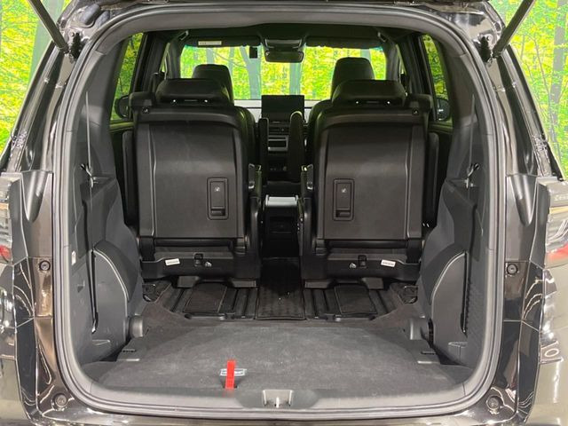 ���i�̂���������ʋ΁A���}���ɏ\���ȉ׎��X�y�[�X���m�ۂ��Ă���܂��B�Z�J���h�V�[�g��|���ƁA�傫�ȉו��̐ύڂ��\�ł���