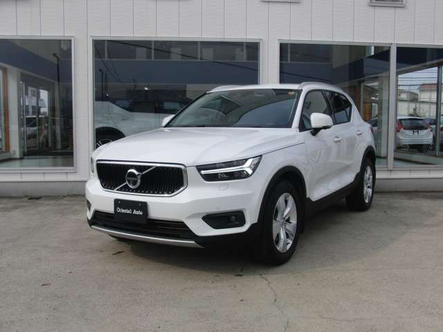 XC40T4 AWD モメンタム 4WD