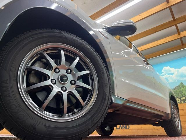 �y16�C���`�A���~�z�C�[���z�O�ςɃ}�b�`�����A���~�z�C�[���𑕒����Ă���܂��B�e��A���~�z�C�[����A�X�^�b�h���X�^�C�����戵�����Ă���܂��B���񂲑��k����������