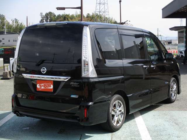 ����SD�i�r�E�t���Z�O�EB�J�����E�ЊO�t���b�v�_�E���EBluetooth�EETC�E�����d���X���C�h�E����16AW�E�v����H�E�N���[�Y�R���g���[���E�v�b�V���X�^�[�g�E�X�}�[�g�L�[�E���s63,884km�E1�I�[�i�[��