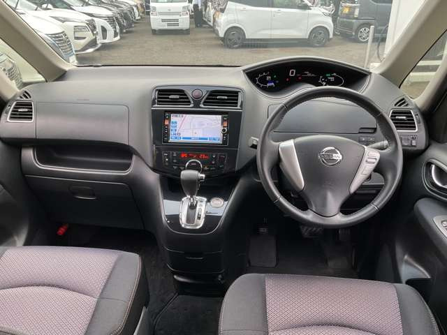 セレナ2.0 ハイウェイスター S-HYBRID