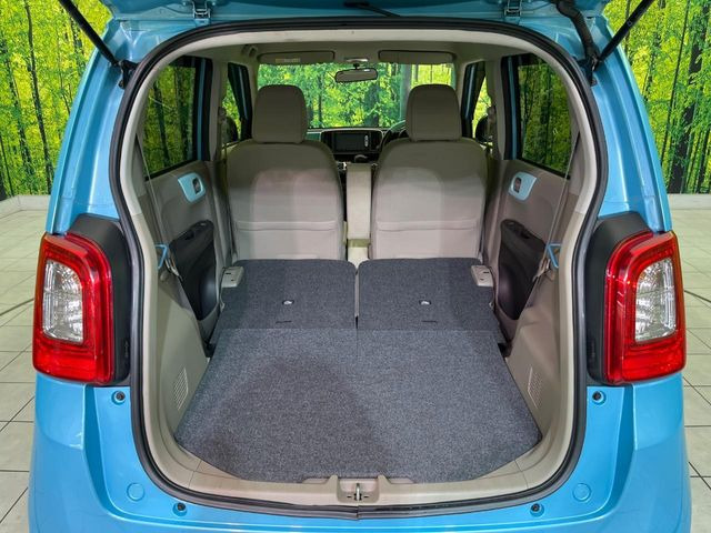 ���i�̂���������ʋ΁A���}���ɏ\���ȉ׎��X�y�[�X���m�ۂ��Ă���܂��B�Z�J���h�V�[�g��|���ƁA�傫�ȉו��̐ύڂ��\�ł���