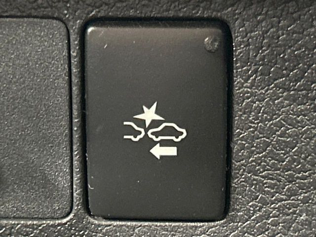 �y�g���^�Z�[�t�e�B�Z���X�z���s���ɑO���̎ԗ�����F�����A�Փ˂������Ȏ��͌x��ƃu���[�L�ŏՓˉ���Ɣ�Q�y�����A�V�X�g�B�����S�Ƀh���C�u�����y���݂��������܂��B