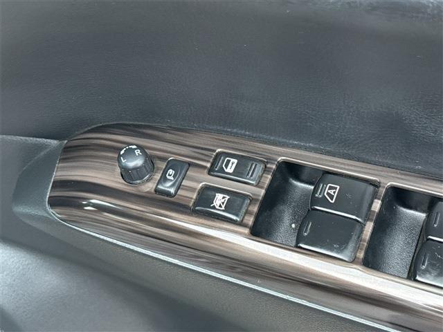 �[�ԑO�ɓ��O���̃N���[�j���O���������܂��B�e��R�[�e�B���O(�ʓr�L��)�����p�ӂ��Ă���܂��̂ŁA���񂲑��k���������B