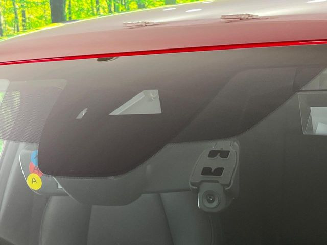 �yi-ACTIVESENSE�z���s���ɑO���̎ԗ�����F�����A�Փ˂������Ȏ��͌x��ƃu���[�L�ŏՓˉ���Ɣ�Q�y�����A�V�X�g�B�����S�Ƀh���C�u�����y���݂��������܂��B