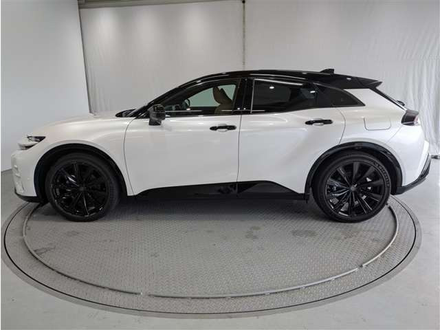 クラウンスポーツ2.5 Z E-Four 4WD