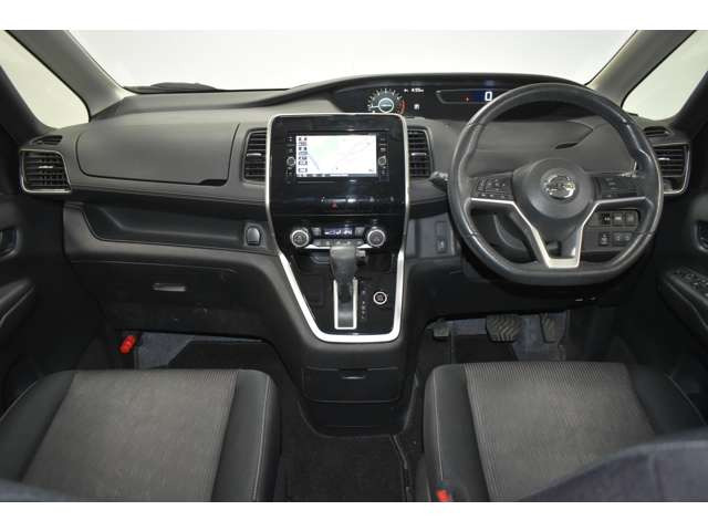 セレナ2.0 ハイウェイスター 4WD