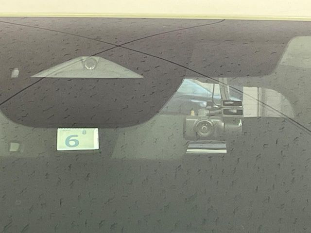 �yi-ACTIVESENSE�z���s���ɑO���̎ԗ�����F�����A�Փ˂������Ȏ��͌x��ƃu���[�L�ŏՓˉ���Ɣ�Q�y�����A�V�X�g�B�����S�Ƀh���C�u�����y���݂��������܂��B