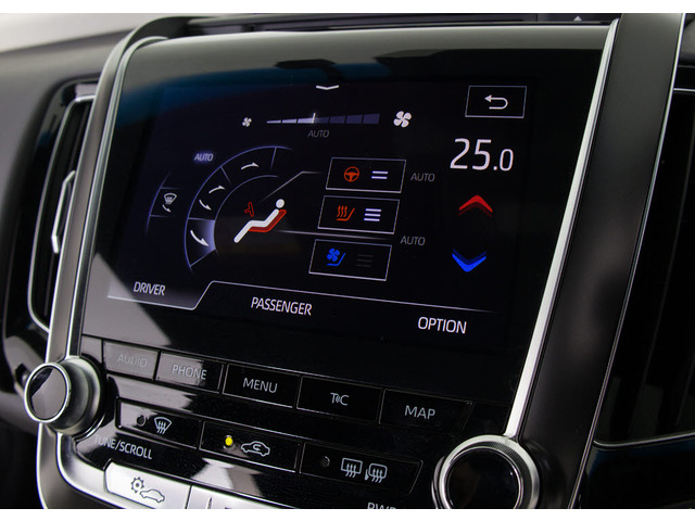 快適エアシート&シートヒーターを装備しています!高級車ならではの装備です!シートが暖まる機能!シートから冷風が出る機能!どちらも付いています!!寒い冬も、暑い夏も快適にご乗車頂けます!!