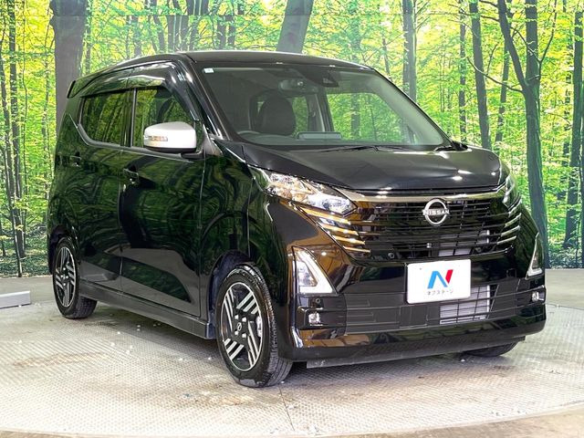 高透明度のガラス皮膜で撥水はもちろん、上質なツヤ・光沢を実現。紫外線や酸性雨から大切な愛車を保護し、色あせ・劣化を防止。「弾スプラッシュコート」、「弾プリミッサコート」からお選びいただけます。