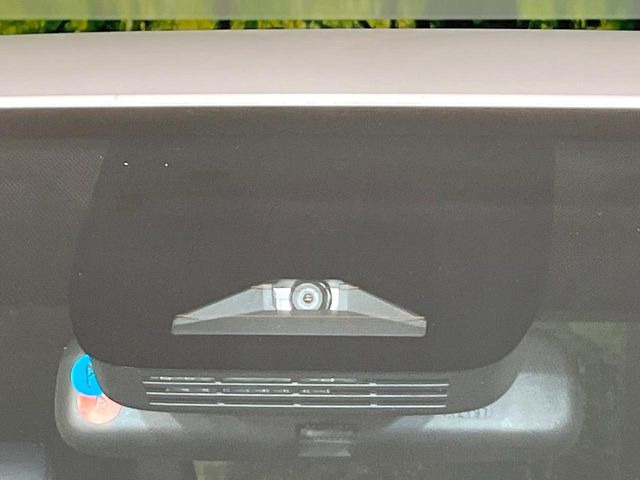 �y�g���^�Z�[�t�e�B�Z���X�z���s���ɑO���̎ԗ�����F�����A�Փ˂������Ȏ��͌x��ƃu���[�L�ŏՓˉ���Ɣ�Q�y�����A�V�X�g�B�����S�Ƀh���C�u�����y���݂��������܂��B