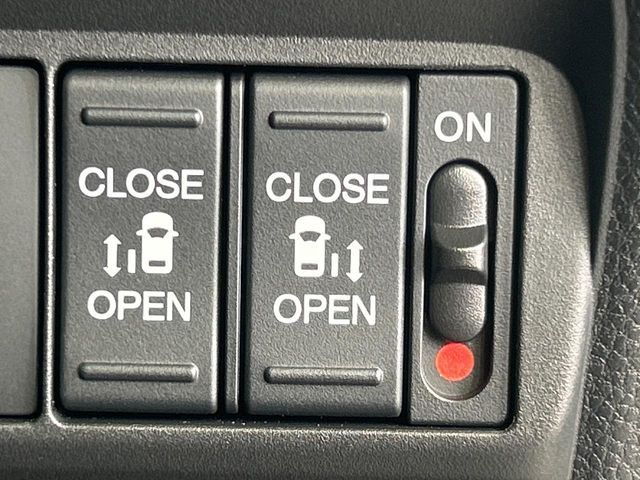 �y�����p���[�X���C�h�h�A�z�X�}�[�g�L�[��^�]�Ȃ̃X�C�b�`�Ō�ȗ����X���C�h�h�A�̊J���\���d��������͂����ăh�A���J����K�v�������A�����Ȃ��q�l�ł��ȒP�ɊJ���߂ł����K�ł���