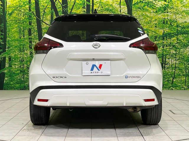 安心の最長10年・走行無制限保証(有償)をご用意。保証内容も充実はもちろん、無料点検&オイル交換や、年中無休の全国・24時間ロードサービスも付帯されておりますのでご安心下さい。