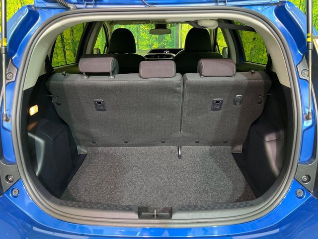 ���i�̂���������ʋ΁A���}���ɏ\���ȉ׎��X�y�[�X���m�ۂ��Ă���܂��B�Z�J���h�V�[�g��|���ƁA�傫�ȉו��̐ύڂ��\�ł���