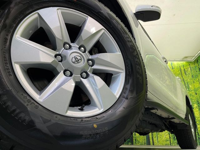 �y���������C���`�A���~�z�C�[���z�O�ςɃ}�b�`���������A���~�z�C�[���𑕒����Ă���܂��B�e��ЊO�A���~�z�C�[����A�X�^�b�h���X�^�C�����戵�����Ă���܂��B���񂲑��k����������