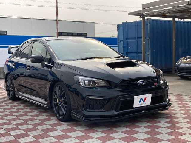 高透明度のガラス皮膜で撥水はもちろん、上質なツヤ・光沢を実現。紫外線や酸性雨から大切な愛車を保護し、色あせ・劣化を防止。「弾スプラッシュコート」、「弾プリミッサコート」からお選びいただけます。