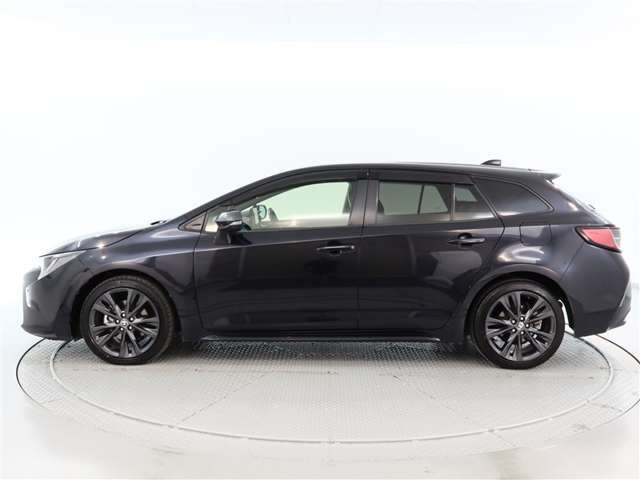 カローラツーリング1.8 ハイブリッド W×B