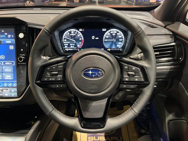 �y�����v�����X�e�A�����O�z�㎿�Ȋv���g�p���邱�ƂŁA��ɂ����������݂ƂĂ��^�]���₷���n���h���ł���