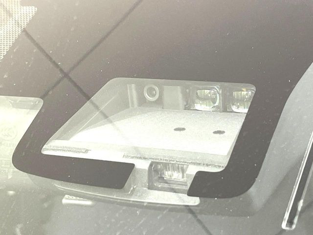 �y�g���^�Z�[�t�e�B�Z���X�z���s���ɑO���̎ԗ�����F�����A�Փ˂������Ȏ��͌x��ƃu���[�L�ŏՓˉ���Ɣ�Q�y�����A�V�X�g�B�����S�Ƀh���C�u�����y���݂��������܂��B