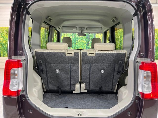 普段のお買い物や通勤、送迎等に十分な荷室スペースを確保しております。セカンドシートを倒すと、大きな荷物の積載も可能です♪