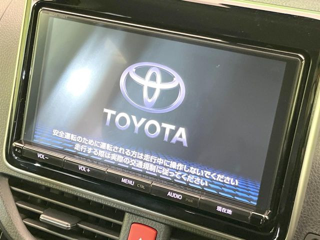 �y����9�C���`�i�r�z�l�C�̏����i�r�𑕔����Ă���܂��B�i�r�̎g���₷���͂������A�I�[�f�B�I�@�\���[��!�L�����v�◷�s�͂������A�ʋ΂┃�����ȂǕ��i�̃h���C�u���y�����Ȃ�͂���