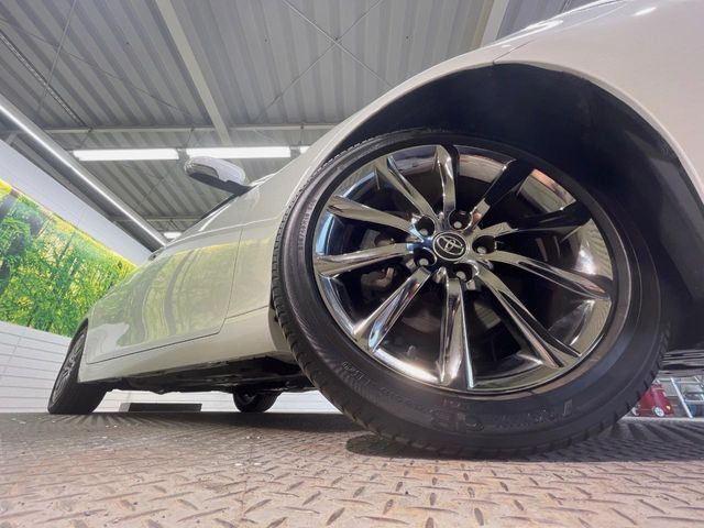 �y����18�C���`�A���~�z�C�[���z�O�ςɃ}�b�`���������A���~�z�C�[���𑕒����Ă���܂��B�e��ЊO�A���~�z�C�[����A�X�^�b�h���X�^�C�����戵�����Ă���܂��B���񂲑��k����������