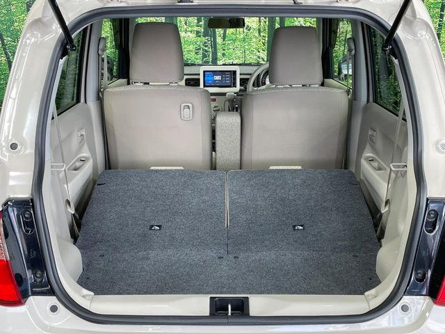 ���i�̂���������ʋ΁A���}���ɏ\���ȉ׎��X�y�[�X���m�ۂ��Ă���܂��B�Z�J���h�V�[�g��|���ƁA�傫�ȉו��̐ύڂ��\�ł���