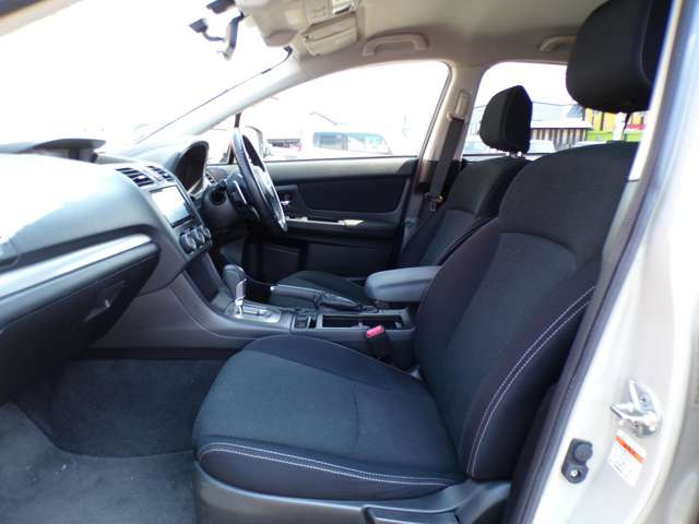 �N���J��SUV�̂ق��ɂ��A���t�@�[�h�E�G���O�����h�E�Z���i�E�X�e�b�v���S���E���H�N�V�[�E���F���t�@�C�A�E�I�f�b�Z�C�E�A���Ԃ��|���V�F�J�C�G�� �~�j�N���X�I�[�o�[�I�[��4 �L���v�e�B�o���݌ɂ��Ă���܂�