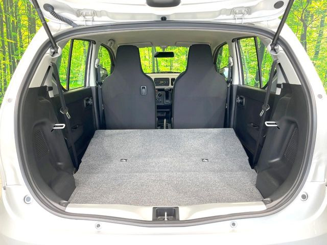 ���i�̂���������ʋ΁A���}���ɏ\���ȉ׎��X�y�[�X���m�ۂ��Ă���܂��B�Z�J���h�V�[�g��|���ƁA�傫�ȉו��̐ύڂ��\�ł���