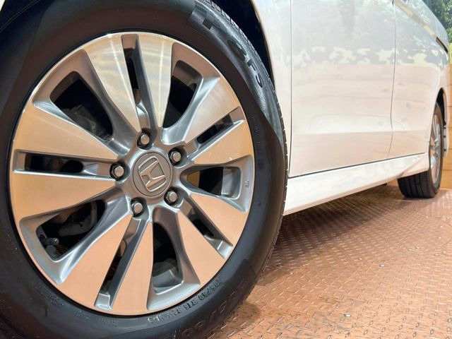 �y����16�C���`�A���~�z�C�[���z�O�ςɃ}�b�`���������A���~�z�C�[���𑕒����Ă���܂��B�e��ЊO�A���~�z�C�[����A�X�^�b�h���X�^�C�����戵�����Ă���܂��B���񂲑��k����������