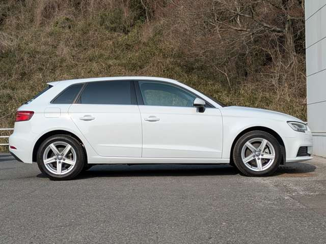 A3スポーツバック30 TFSI スポーツ シグネチャーエディション