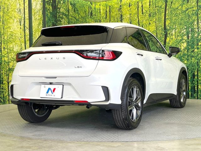 ☆全国のネクステージからお取り寄せが可能※!遠方の店舗に展示してあるクルマが気になる場合も、最寄りの店舗でご覧いただくことが可能です!是非私たちに要望をお聞かせください!※別途費用