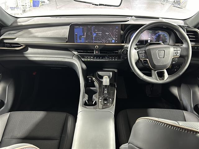 クラウンスポーツ2.5 Z E-Four 4WD