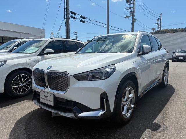 iX1xドライブ30 xライン 4WD