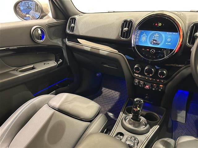 ミニクロスオーバークーパー D シャドーエディション