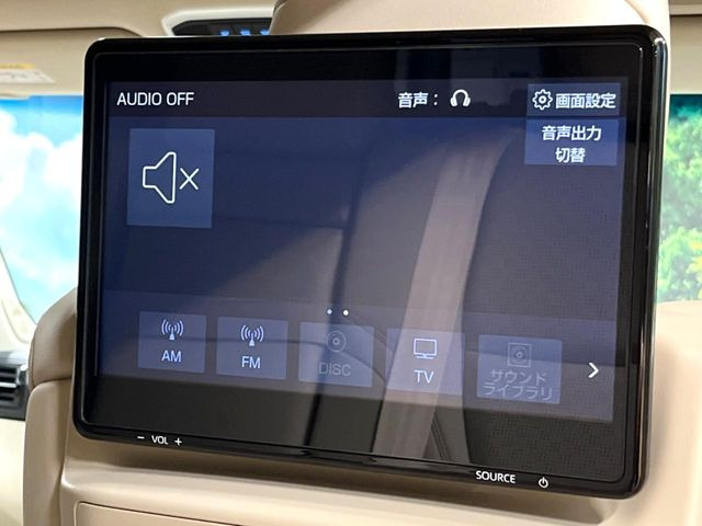 �y�����G���^�[�e�C�������g�V�X�e���z��Ȃɂ�����̕����喞���́A�l�C���[�J�[�I�v�V�����𑕔��B��p�̉����V�X�e���ƁA���ʂ̃��j�^�[�ňړ�����DVD�������y���݂��������܂��B