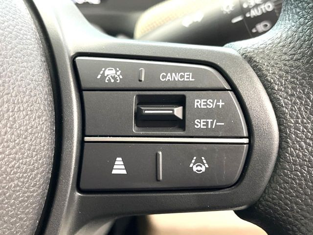 【アダプティブクルーズコントロール】高速道路での長距離走行が楽に!!自動で速度を保つクルーズコントロールが、衝突軽減システムと連携し、前方の車両を感知して車間を保つように速度調節してくれます!!