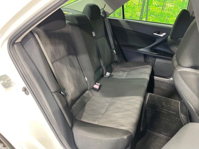 後部座席も気になるようなキズ・汚れやへたり等、大きなダメージはなく、良好な状態です。