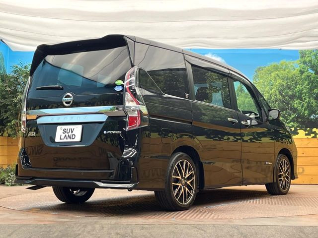 ☆全国のネクステージからお取り寄せが可能※!遠方の店舗に展示してあるクルマが気になる場合も、最寄りの店舗でご覧いただくことが可能です!是非私たちに要望をお聞かせください!※別途費用