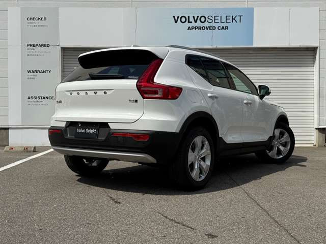 XC40T4 AWD モメンタム 4WD
