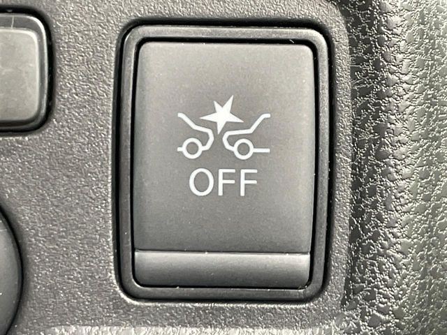 �y�C���e���W�F���g�G�}�[�W�F���V�[�u���[�L�z�t�����g�J�����őO���̎ԗ�����s�҂����m�B�Փ˂������Ȏ��͏Փ˔�Q�y���u���[�L���쓮�A�Փˉ�����T�|�[�g�B�����S�Ƀh���C�u�����y���݂��������܂��B