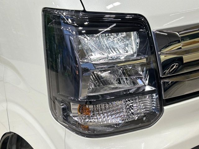 �yLED�w�b�h���C�g�z���V����ԑ��s�����ǍD�Ȏ��E���m�ۂ����S���ĉ^�]�ł��鍂�P�xLED�w�b�h���C�g�𑕔�!�_�����x�������A����d�͂��}�����Ă��܂��B