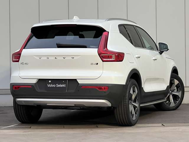 XC40ウルトラ B4 AWD 4WD