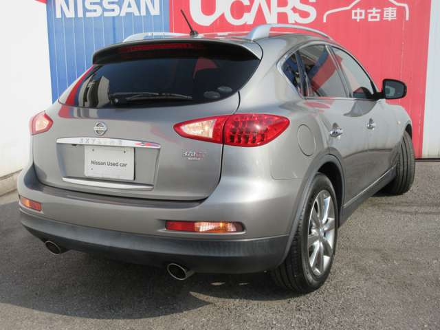 スカイラインクロスオーバー3.7 370GT FOUR 4WD